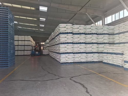 工厂装车改性氢氧化铝微粉成品准备发货