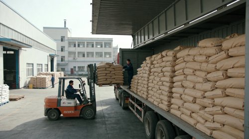 原料级氢氧化铝粉末装载完成